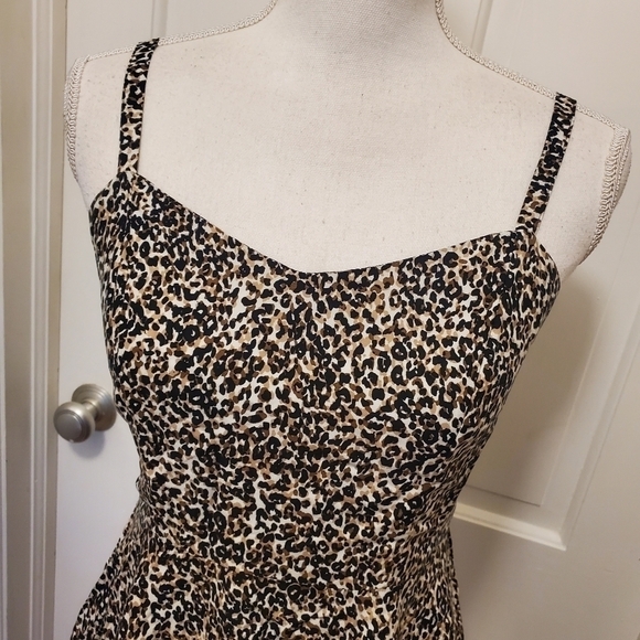 Old Navy Leopard Print Sun Dress - Size Small 100% Rayon - Picture 2 of 10
